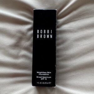 Bobbi Brown Weightless Skin Foundation SPF 15
